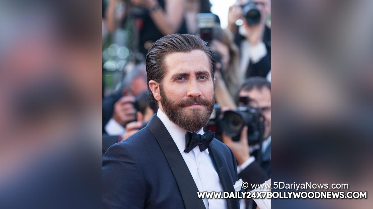 Jake Gyllenhaal would 'love' to star in 'Fiddler on the Roof' on broadway